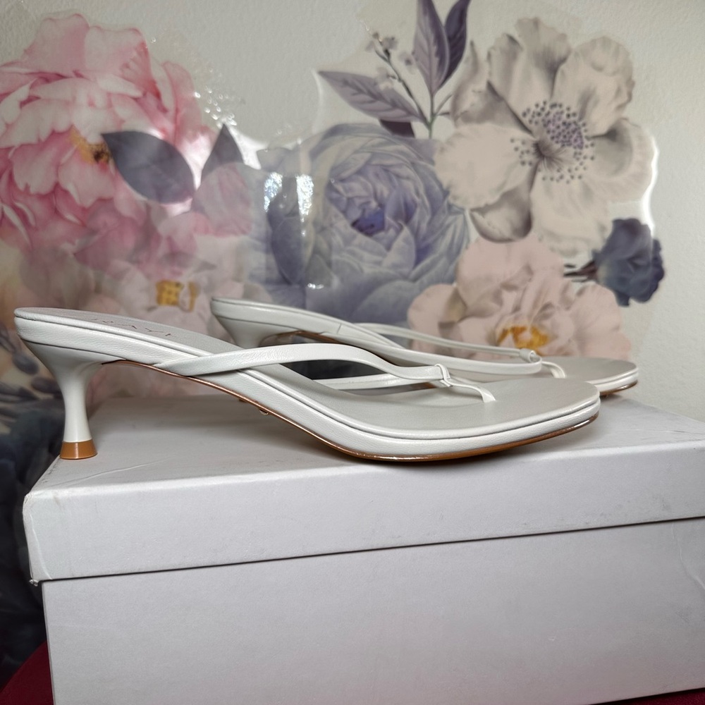 Like new RAYE Kimme Sandal in Ivory white leather kitten heel bride reception - Picture 3 of 10